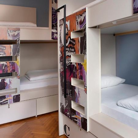 אתונה Nubian Hostel מראה חיצוני תמונה